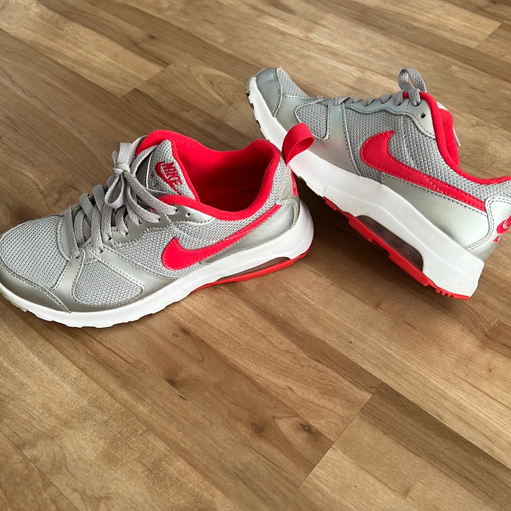 Womens Nike Air Size 65